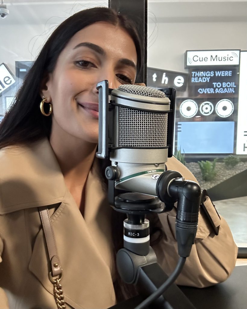 Leeza_at_mic - Social Nation Leeza Mangaldas