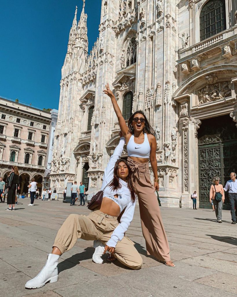 69365210_116829099453017_2519729752302011880_n - Social Nation Creators such as Santoshi pick crop top for Cargo Pants
