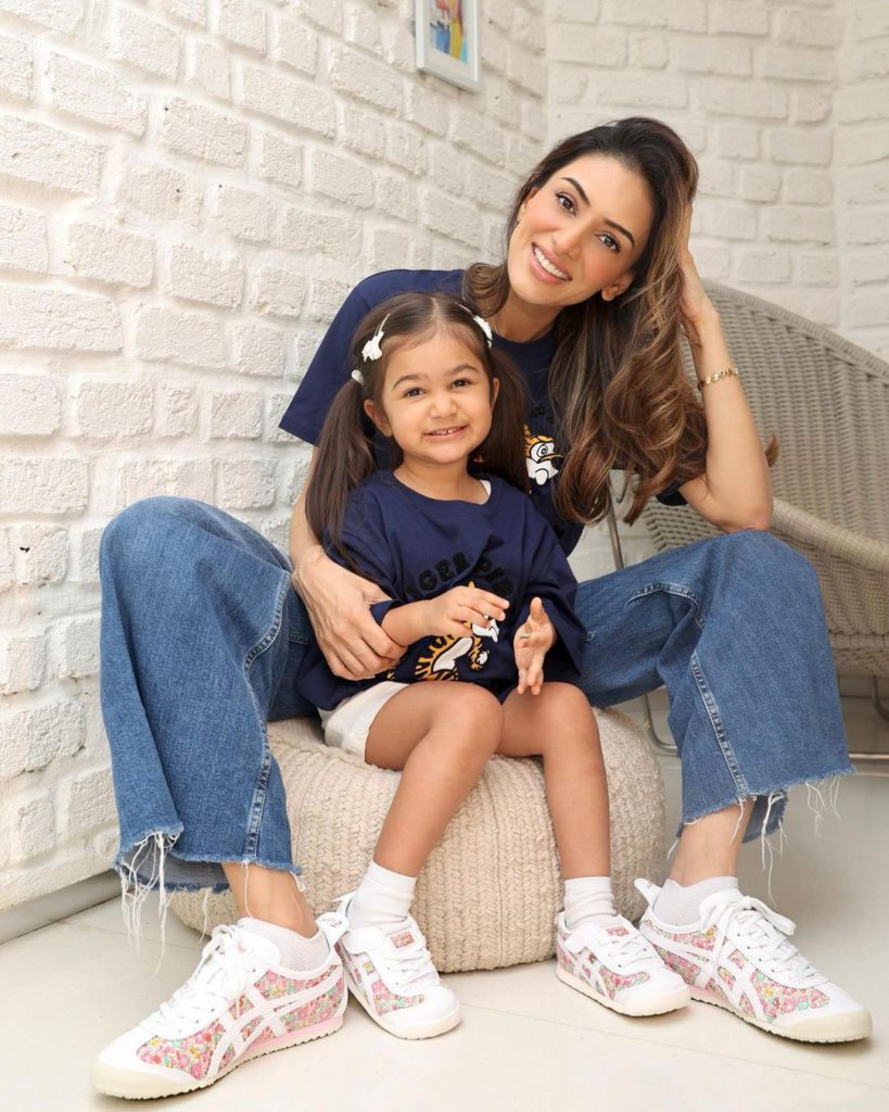 Snapinsta.app_346017808_496024409316453_8406122372522269455_n_1080 - Social Nation Smriti Khanna daughter Anayka
