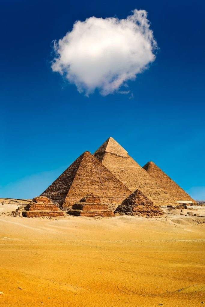 Facts-You-Never-Knew-About-the-Pyramids-of-Giza - Social Nation The secrets of the universe presents viral video