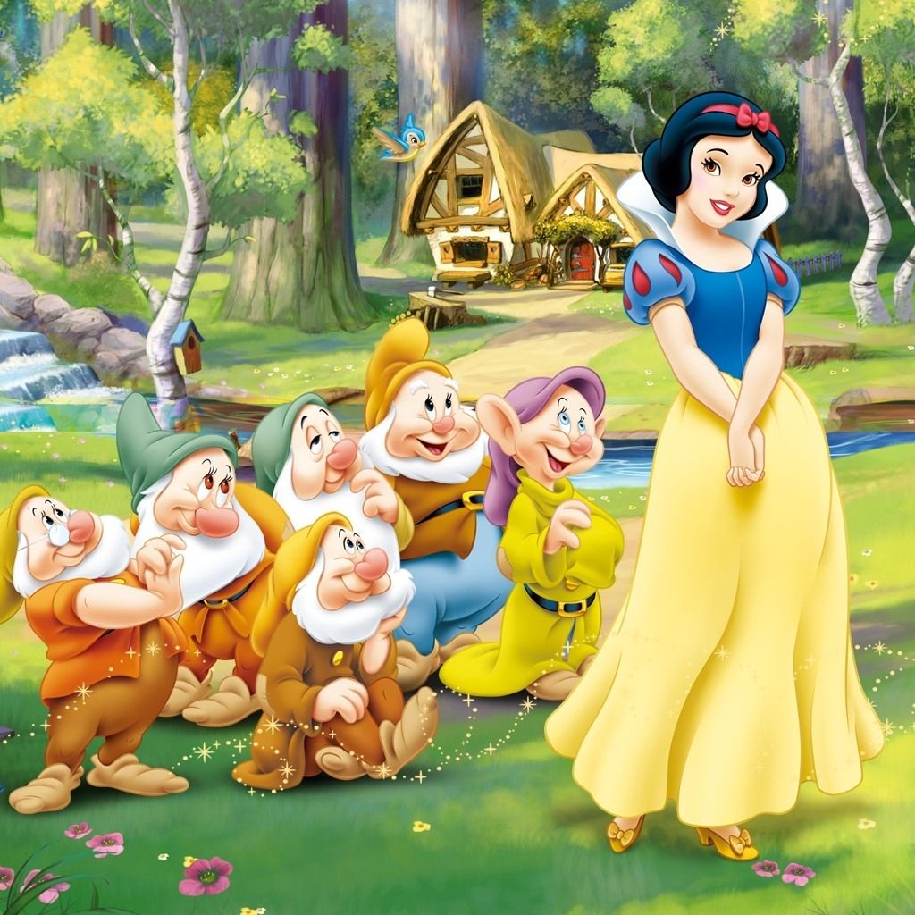 Social media users defend Snow White over Rachel Zegler