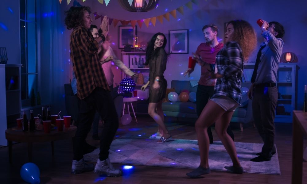 CableWholesaleInc-131310-Throw-House-Party-Image1 - Social Nation spotify jam house party squad gang group of friends music
