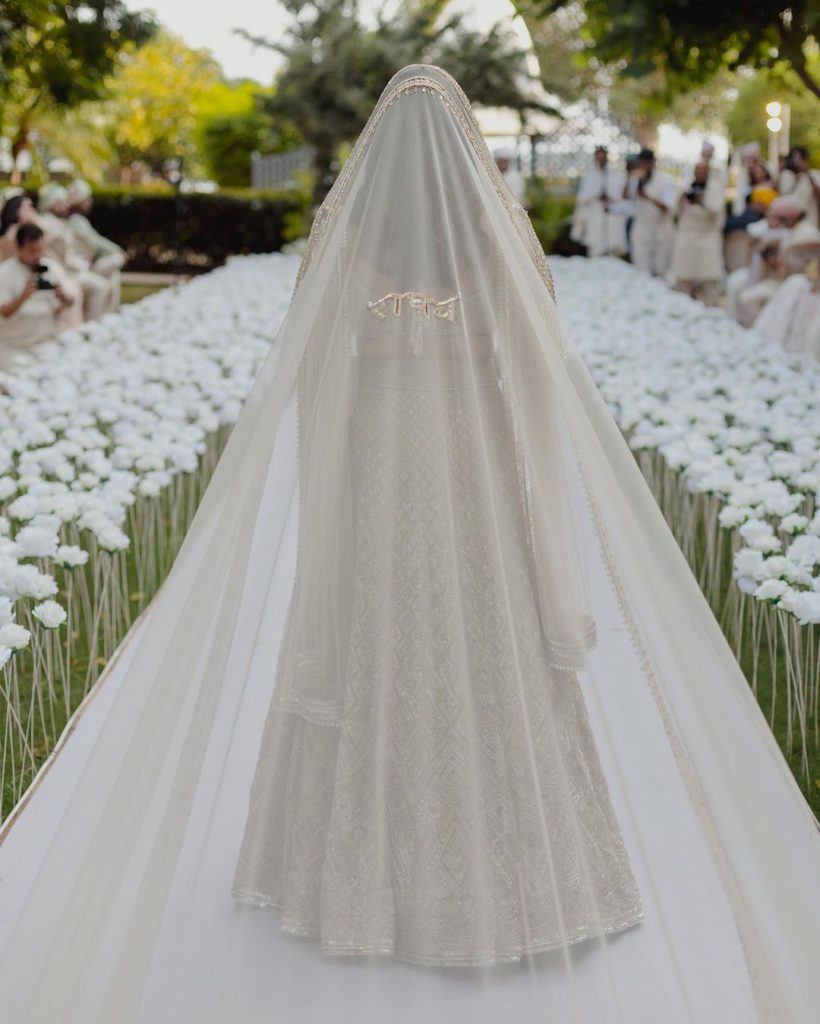 Snapinsta.app_381392556_843001627287542_3654761223970324655_n_1080 - Social Nation Parineeti Veil with Raghav Name