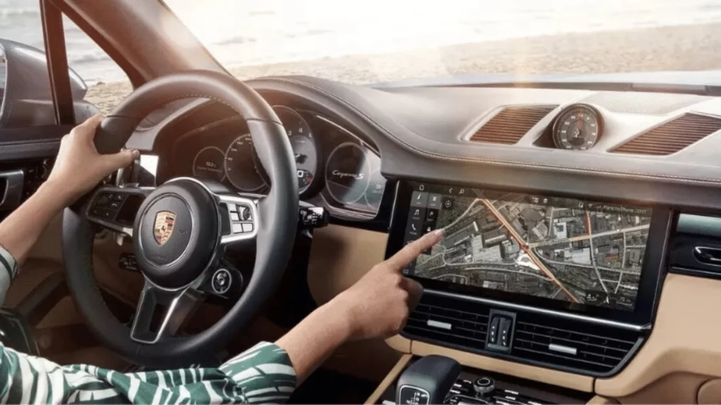 Porsche-Infotainment-System - Social Nation