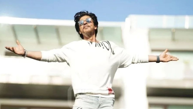 Shah-Rukh-Khan-on-facing-criticism - Social Nation shah rukh khan birthday signature pose srk