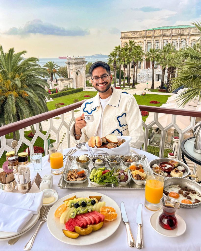 384757117_295596559852740_7133807846511635733_n - Social Nation SN Santa's Favourite Culinary Cutie Shivesh Bhatia food content creator