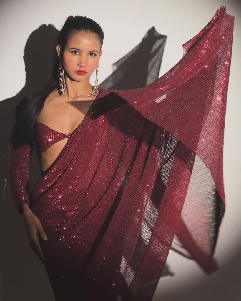 My-first-ever-long-format-video-QA-coming-on-21st-December-10Am-Stay-Tuned-are-you-all-excited-ootd-newpost-saree-fashion - Social Nation Nancy Tyagi Santa's Favourite DIY Dynamo fashion content creator Sleighed It
