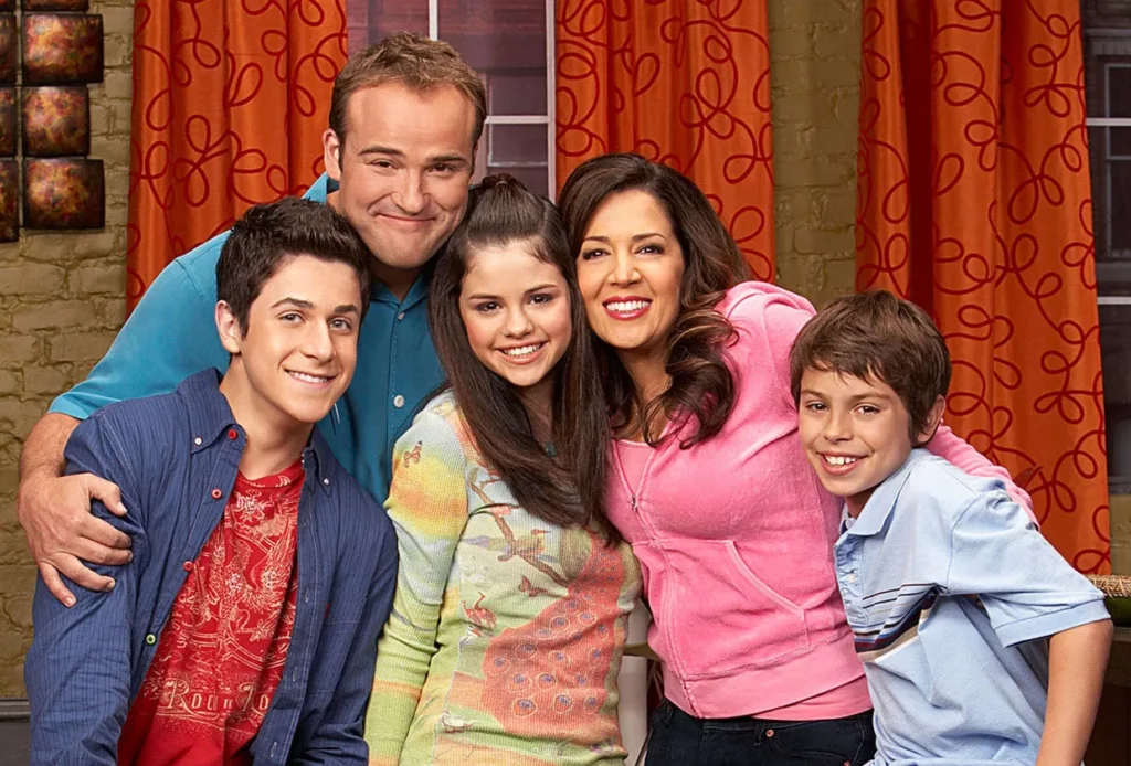 wizards-of-waverly-place-reboot-cast - Social Nation selena gomez david henrie wizards of waverly place sequel disney alex russo justin russo family