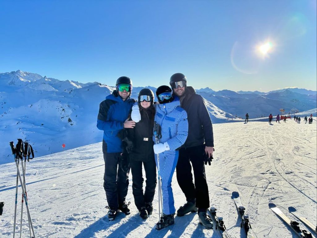 422848484_920502869771949_604640684896951152_n - Social Nation Sophie Turner shares pictures on Instagram with alleged beau