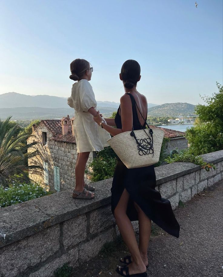 Mom-and-me - Social Nation The harm of parent run instagram accounts of children