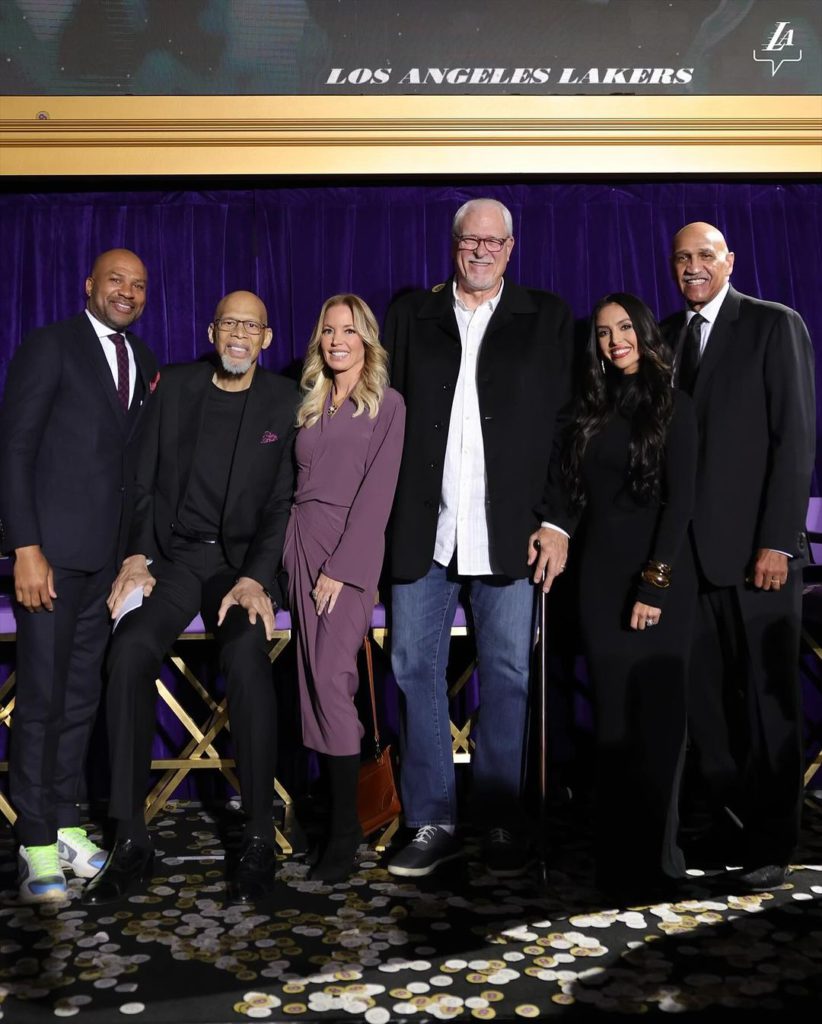 Snapinsta.app_424887804_18419294908021875_3300918164684907067_n_1080 - Social Nation Kobe Bryant statue Vanessa Bryant Team owner Jeanie Buss, former teammate Derek Fisher, Abdul-Jabbar and longtime Lakers coach Phil Jackson
