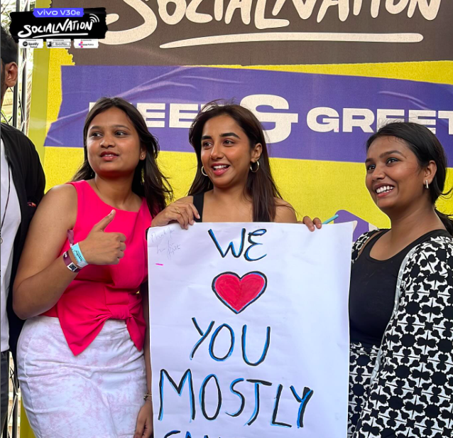 Screenshot-2024-04-22-at-1.33.13-AM - Social Nation Prajakta Koli and Varun Dhawan at Social Nation Festival