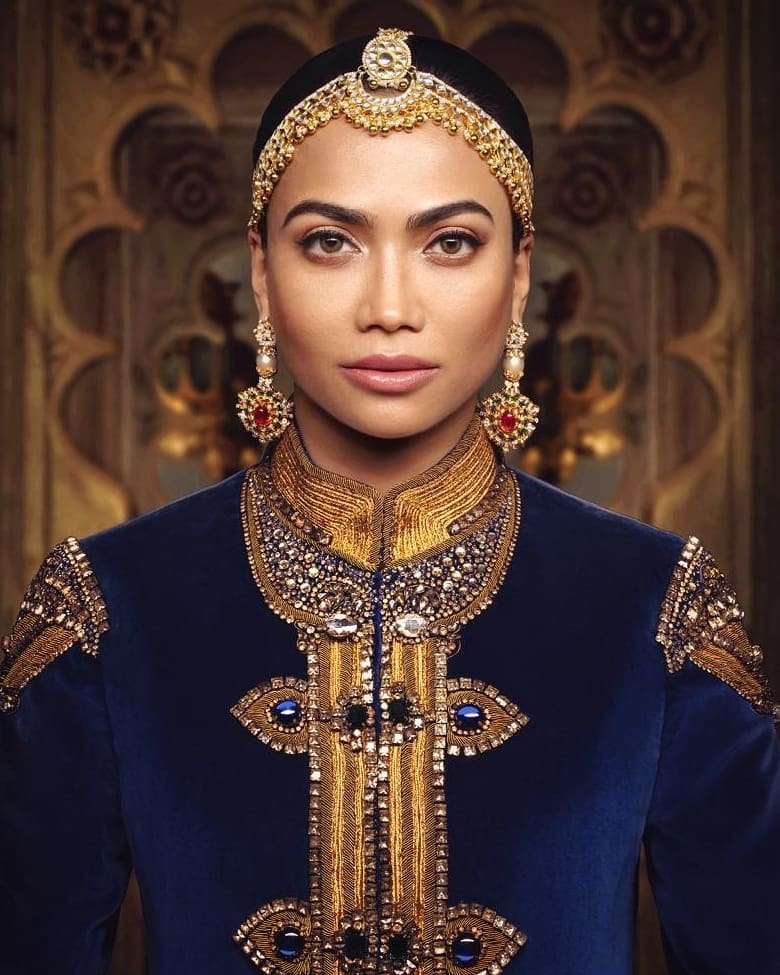 118826494_135469614914401_5822162499797592569_n - Social Nation A photo of Mona Patel dressed in a Ralph Lauren outfit for a shoot with her mother