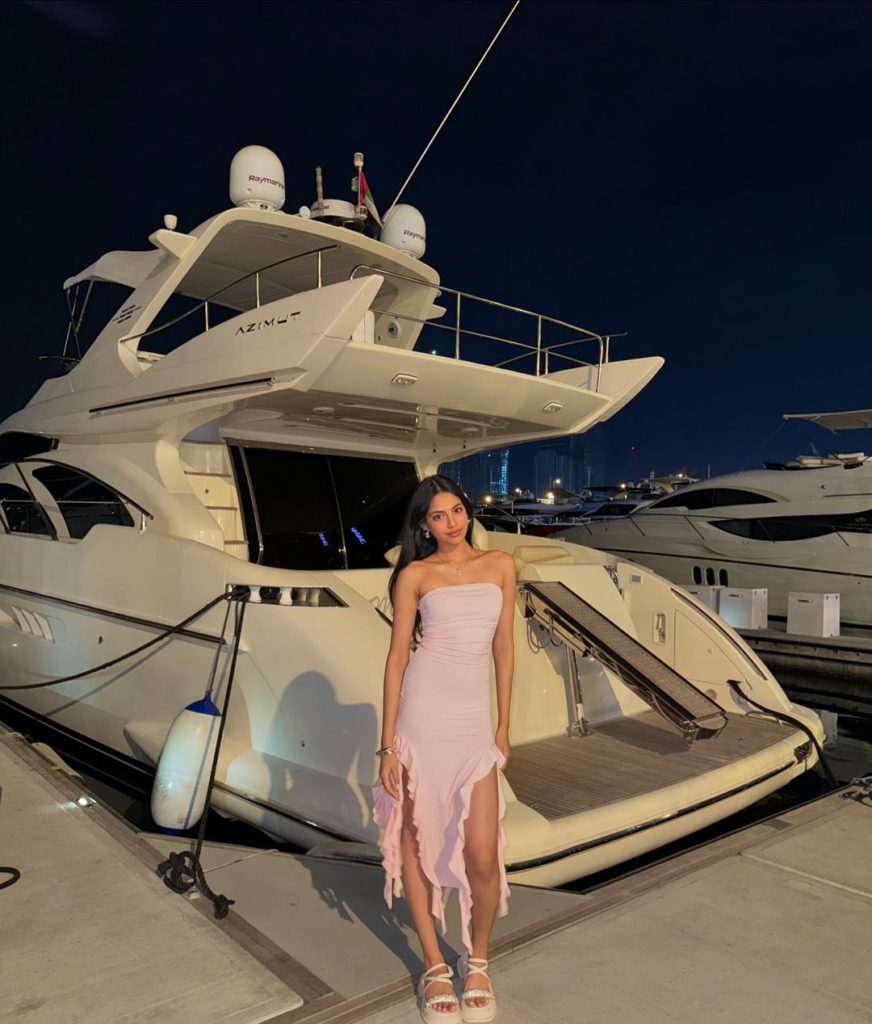 Snapinsta.app_453530501_1044050257172047_7915655380522713754_n_1080 - Social Nation Khushi Hegde fashion looks outfits model creator